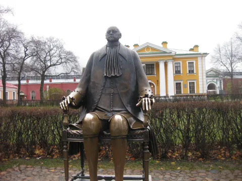 Где остановиться в центре Петербурга